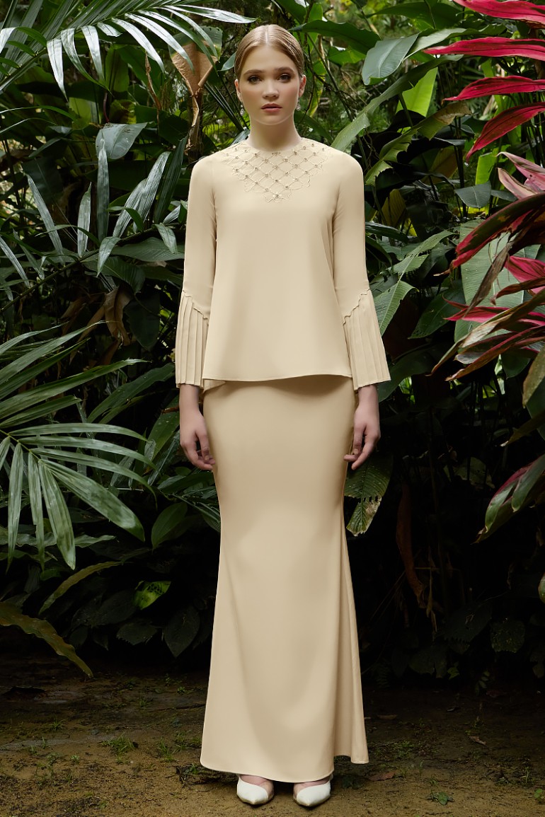 RUE KURUNG IN NUDE