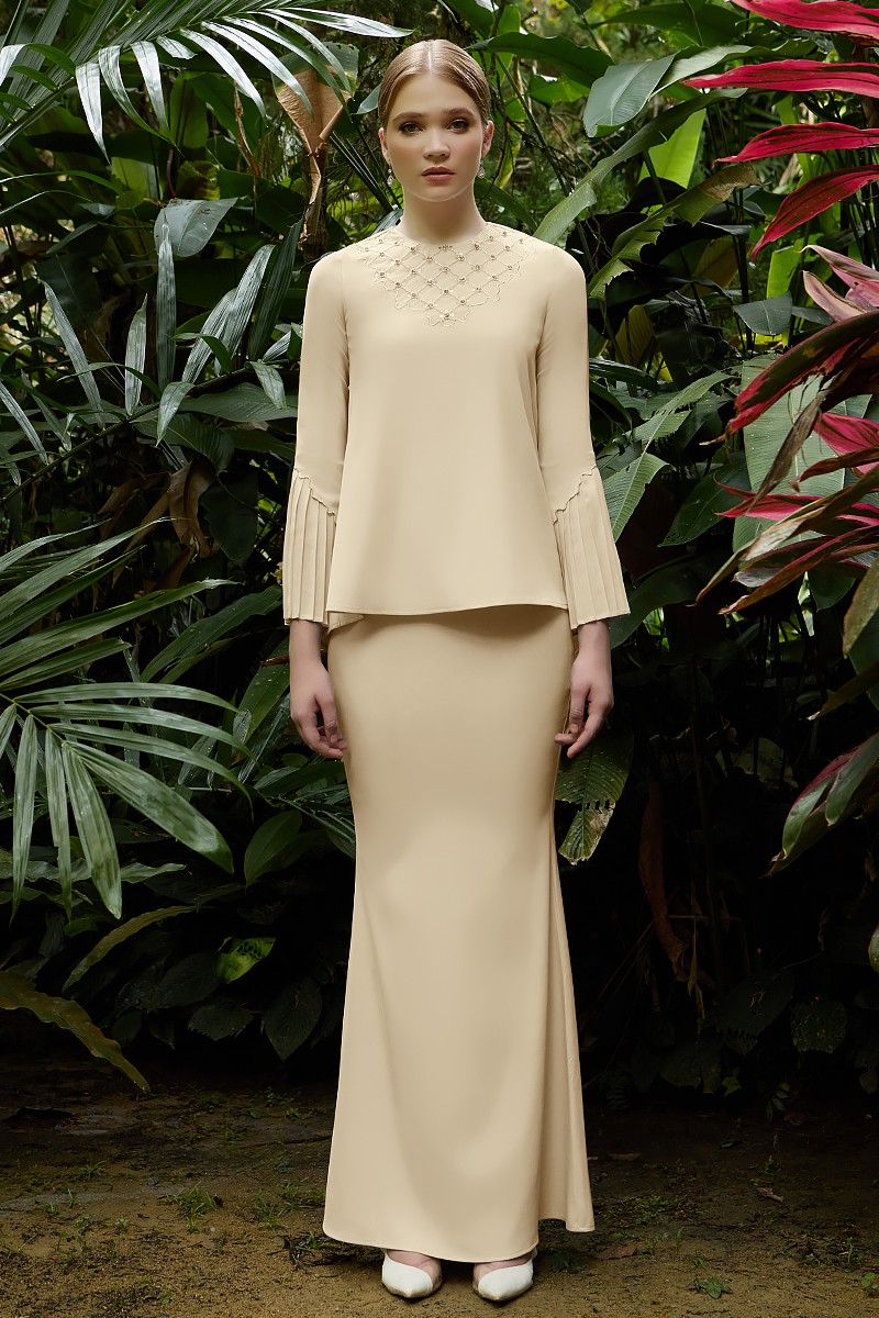 RUE KURUNG IN NUDE