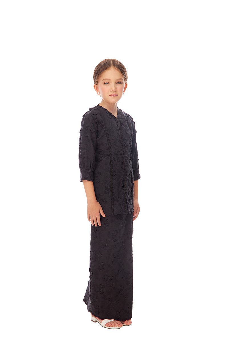 NIESHA KURUNG KIDS IN BLACK