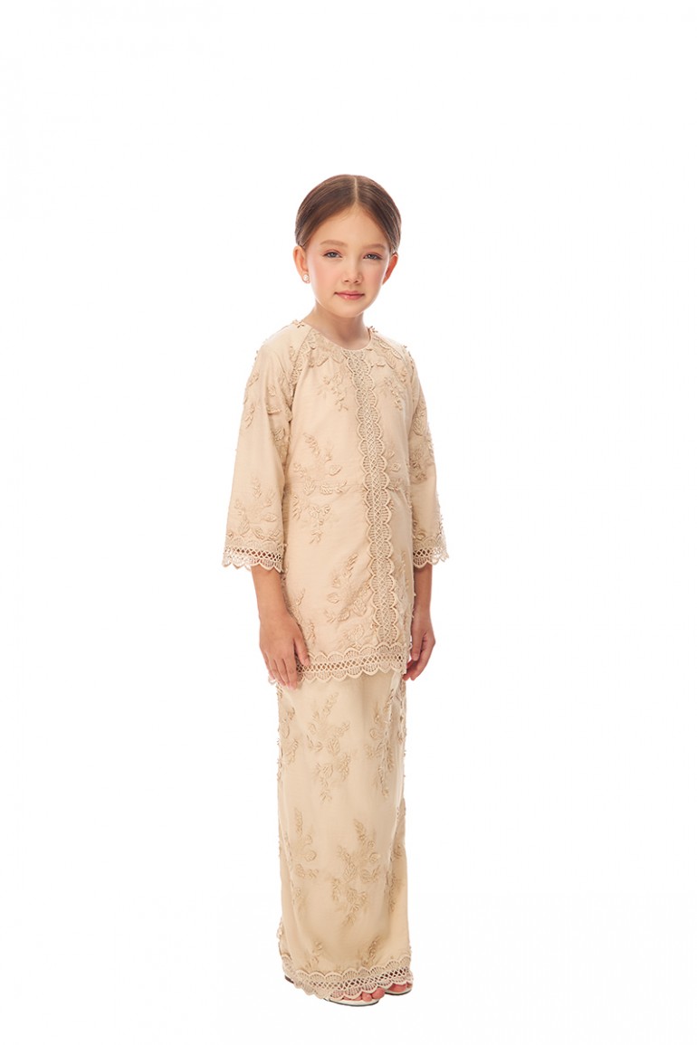 RALISYA KURUNG KIDS IN NUDE