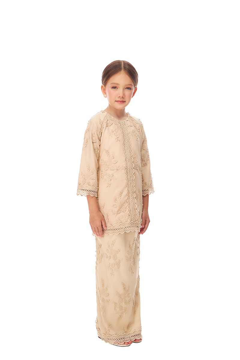 RALISYA KURUNG KIDS IN NUDE