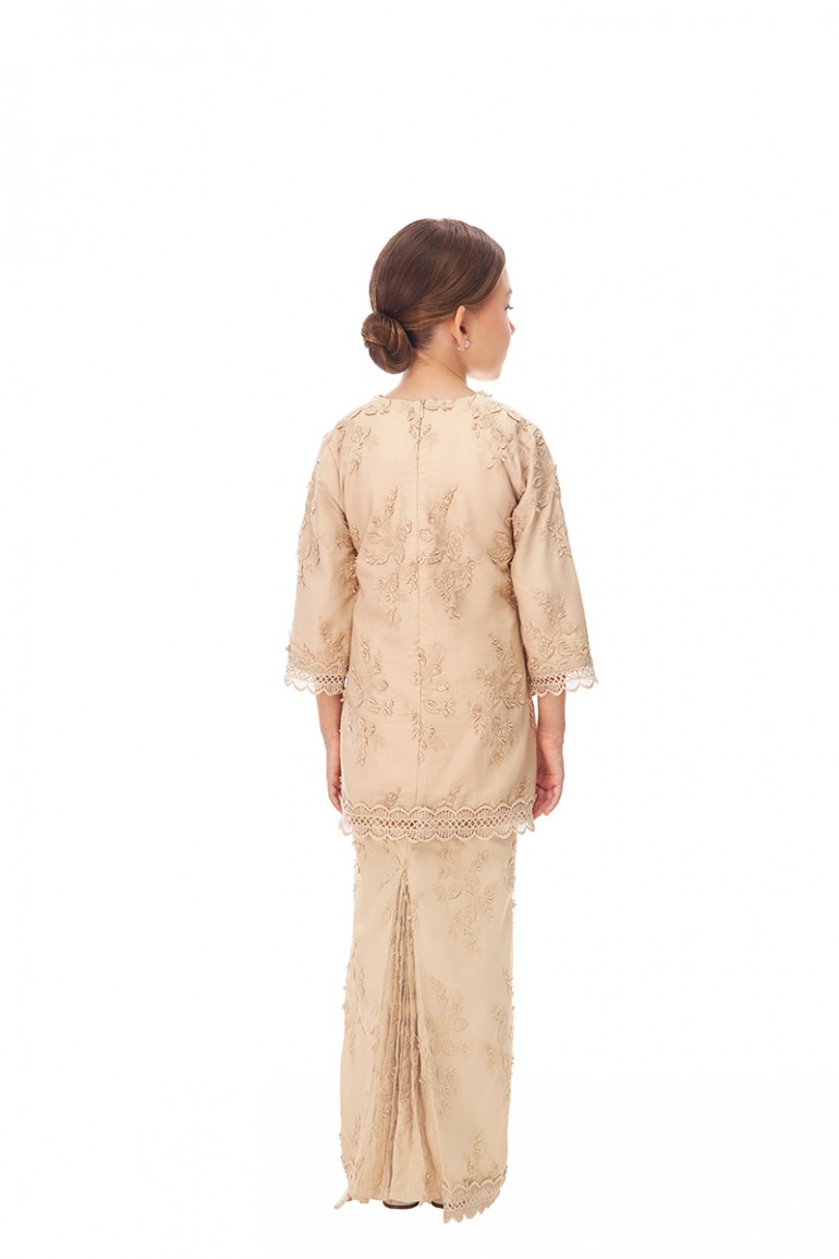 RALISYA KURUNG KIDS IN NUDE