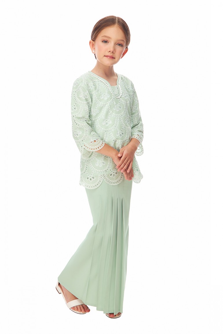 CHARISSA KURUNG KIDS IN GREEN