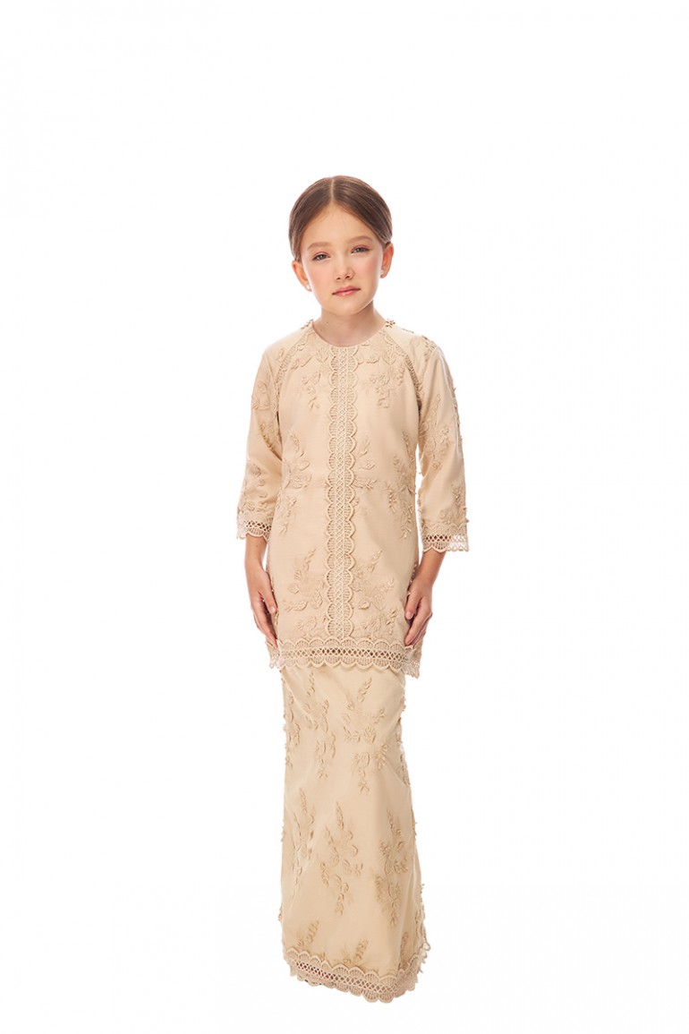 RALISYA KURUNG KIDS IN NUDE