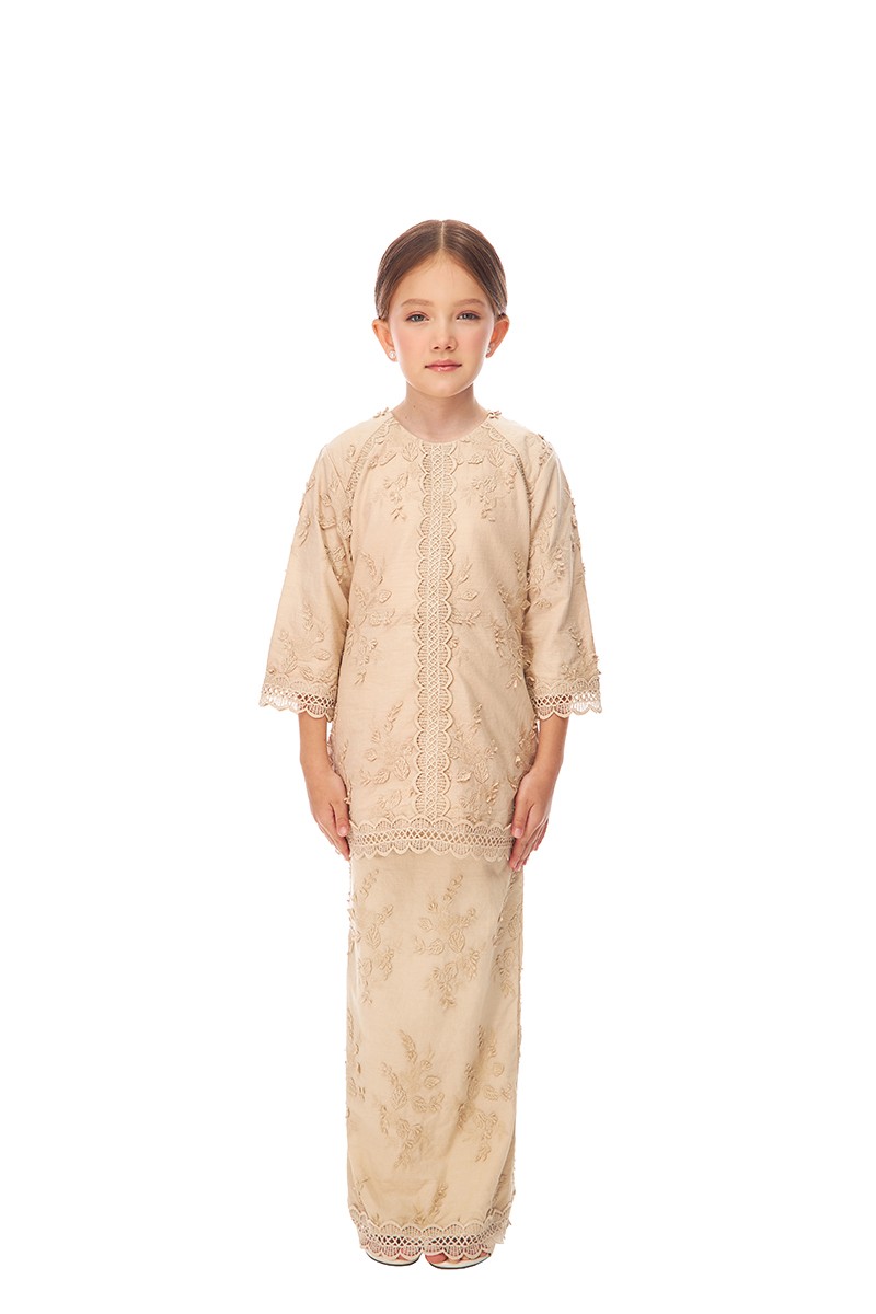 RALISYA KURUNG KIDS IN NUDE