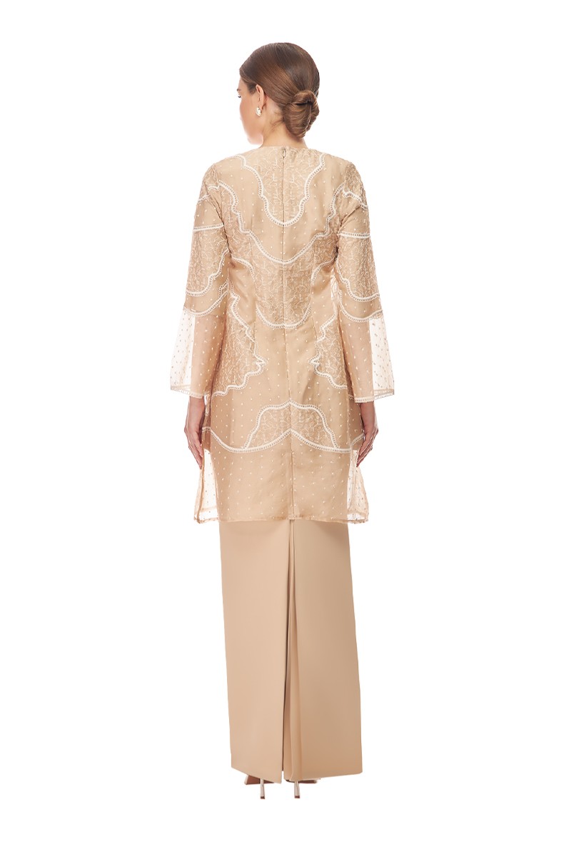 ILLIANNA KURUNG IN HAZELNUT