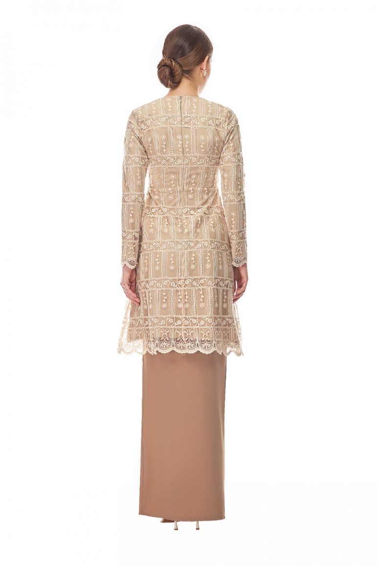 KENNEDY KURUNG IN NUDE BROWN