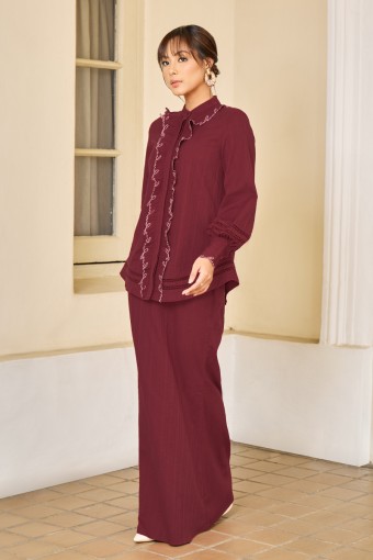 MARCIA KURUNG IN MAROON