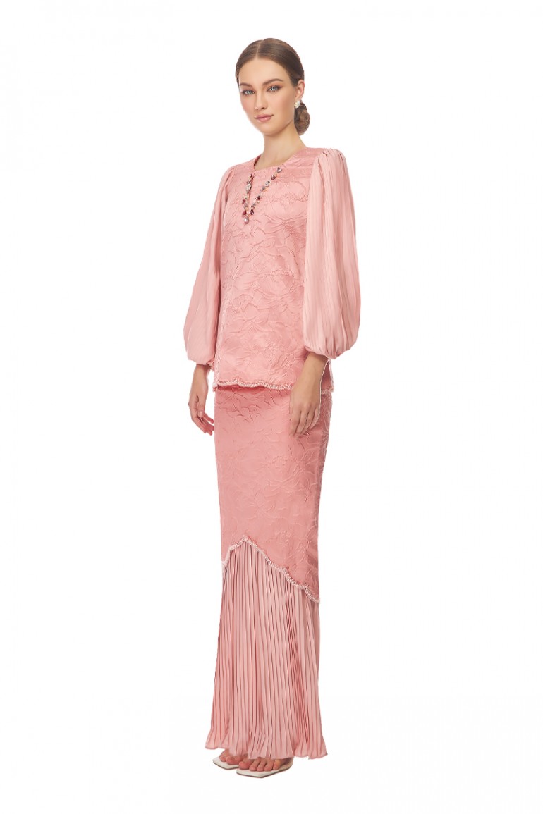 ARIAN KURUNG IN BALLERINA PINK