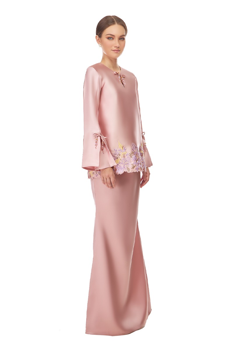 JENIPHER KURUNG IN PINK