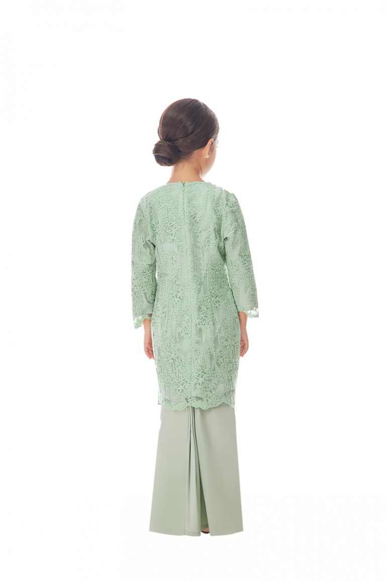 QUINCE KURUNG KIDS IN SAGE GREEN