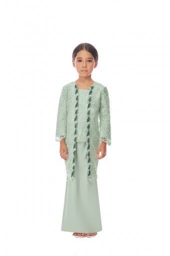 QUINCE KURUNG KIDS IN SAGE GREEN