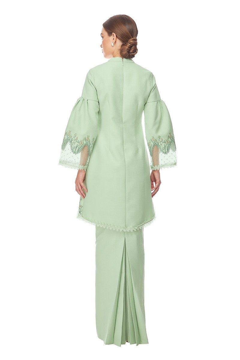 MAISIE KURUNG IN LIGHT GREEN