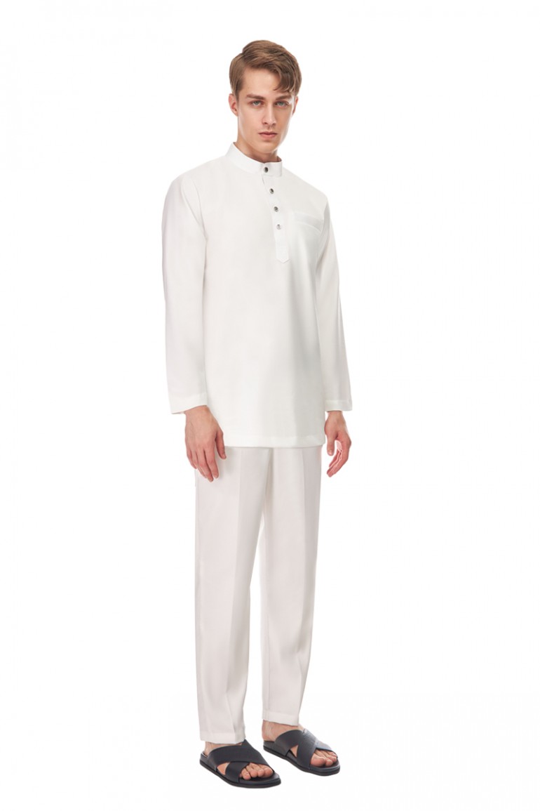 DANIEL CEKAK MUSANG IN PEARL WHITE