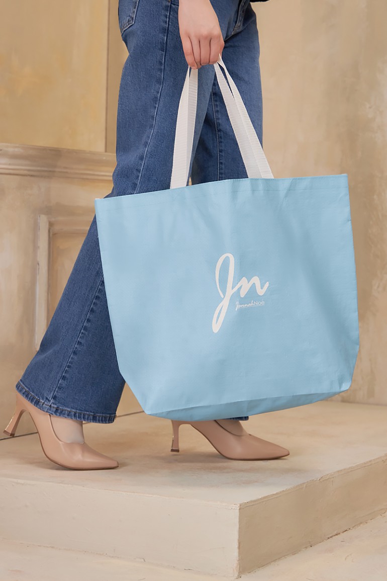 GROCERY BAG IN LIGHT SUMMER BLUE