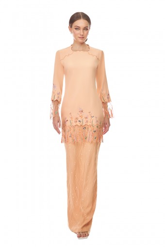 KATERYNA KURUNG IN PEACH FUZZ