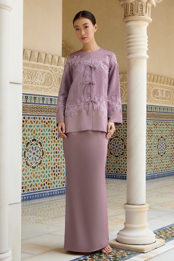 QUINN KURUNG IN MAUVE