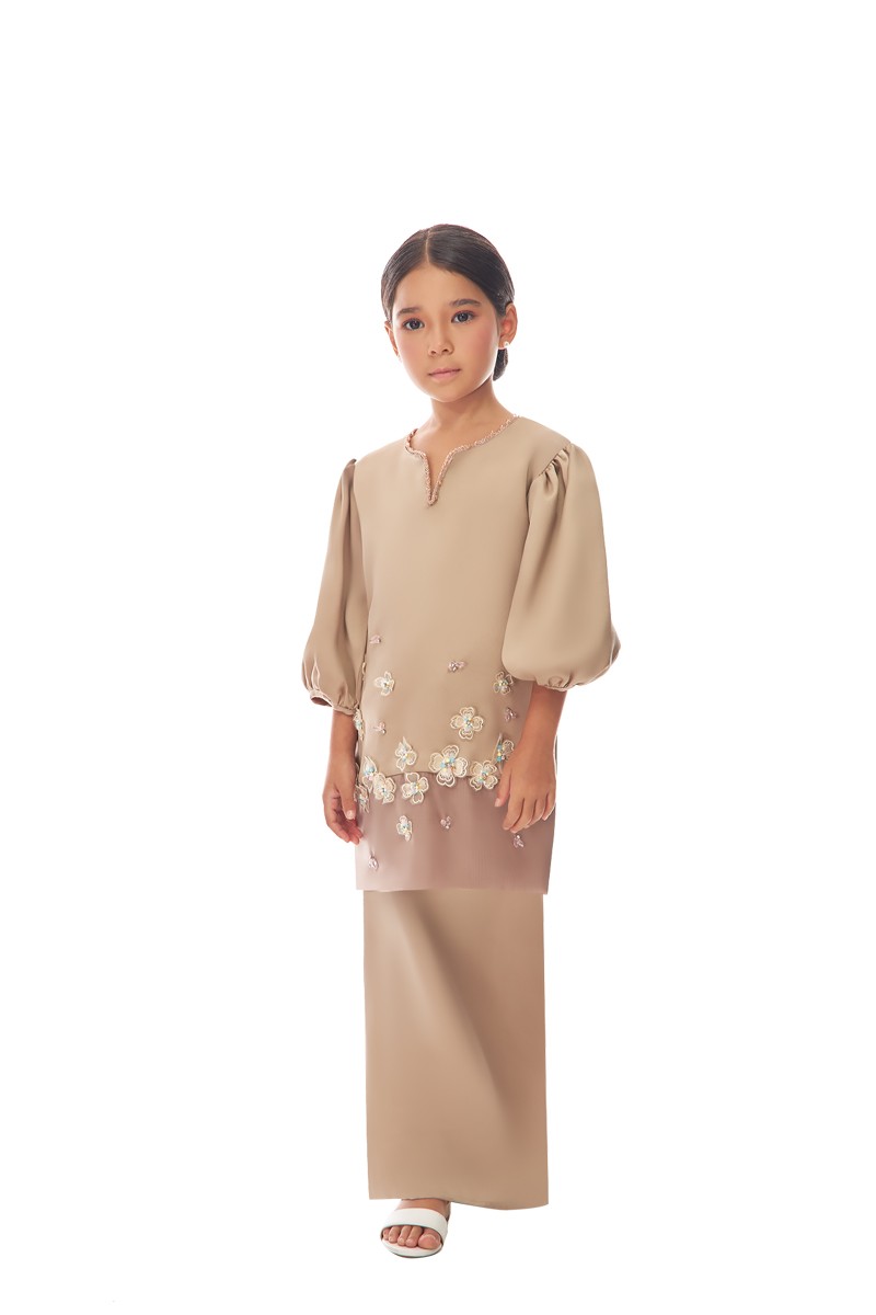 NOELLE KURUNG KIDS IN PALE BROWN