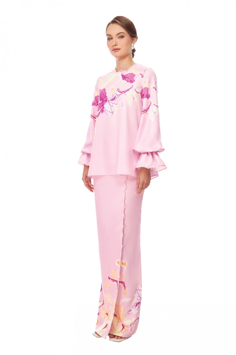 ZARYA KURUNG IN PINK