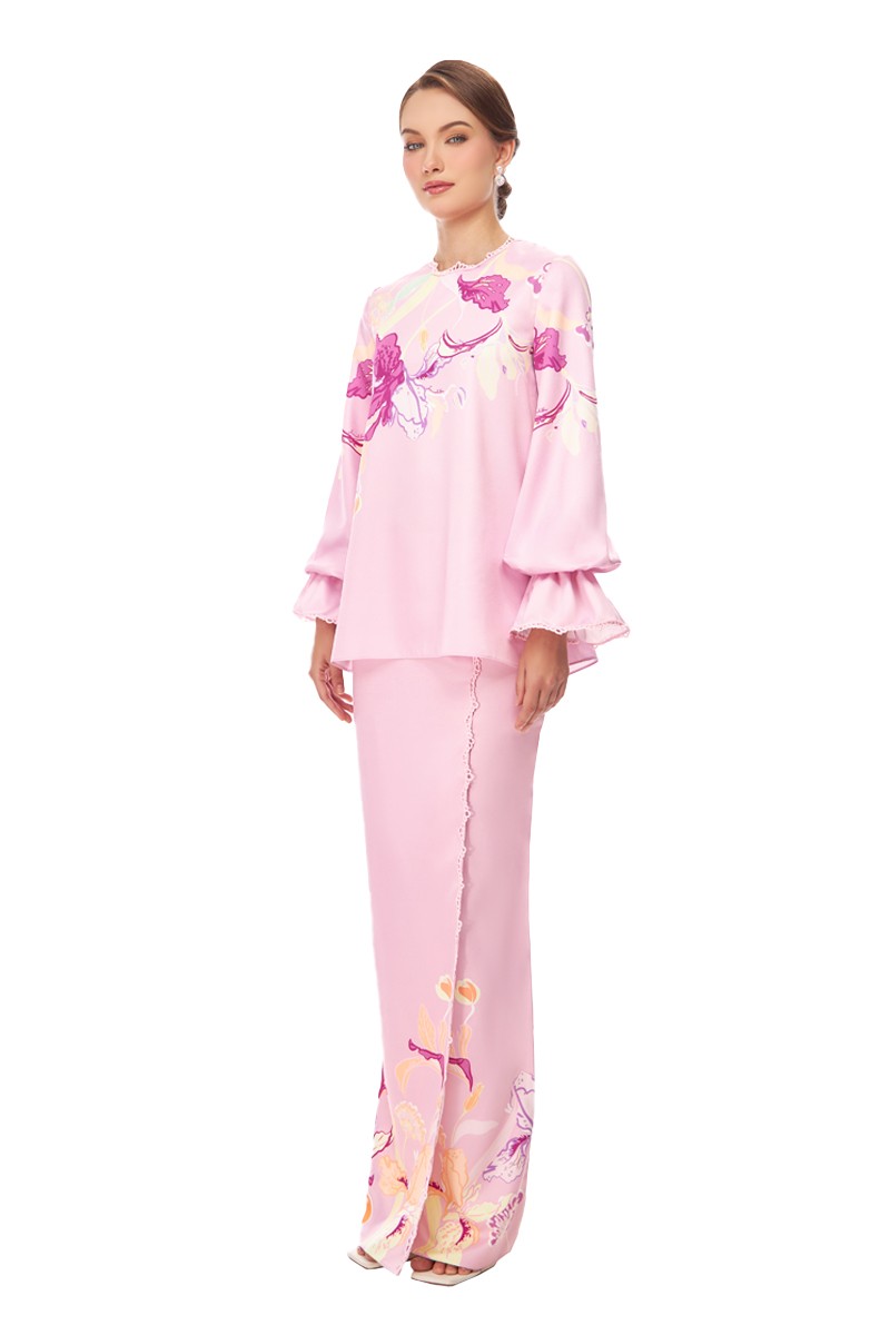 ZARYA KURUNG IN PINK