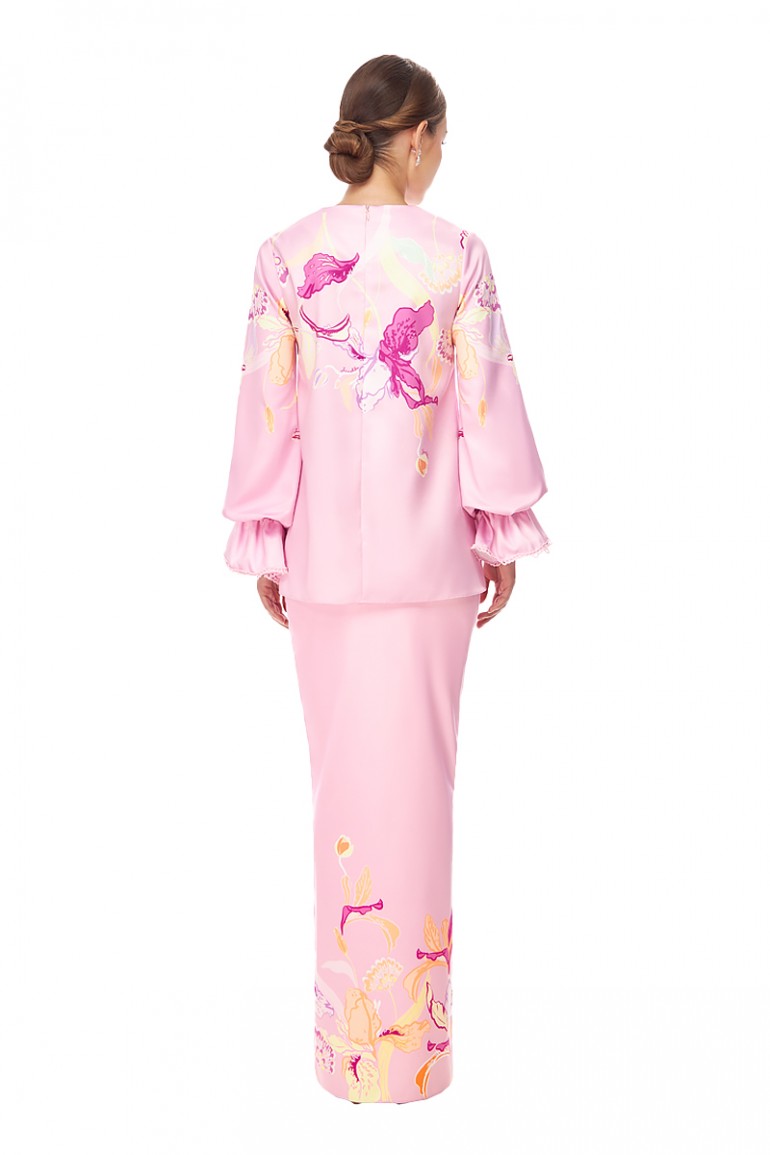 ZARYA KURUNG IN PINK