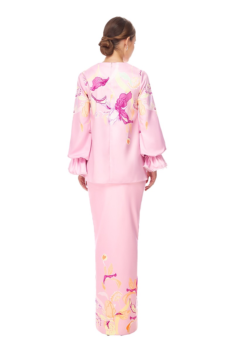 ZARYA KURUNG IN PINK