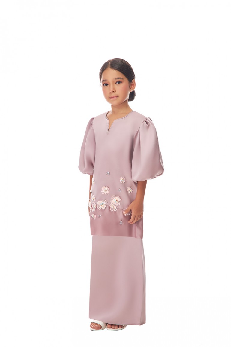 NOELLE KURUNG KIDS IN DUSTY PINK