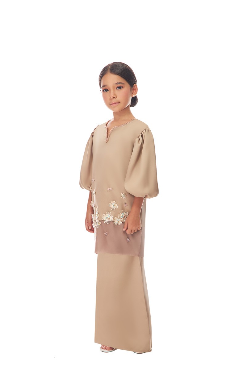 NOELLE KURUNG KIDS IN PALE BROWN