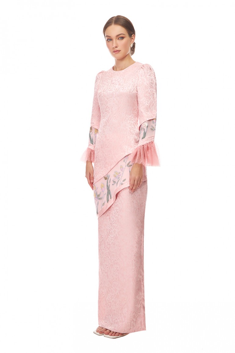 LENNOX KURUNG IN LIGHT PINK