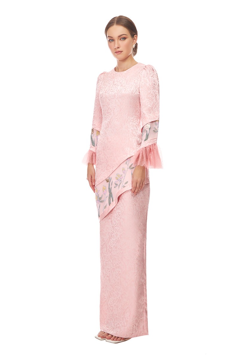 LENNOX KURUNG IN LIGHT PINK