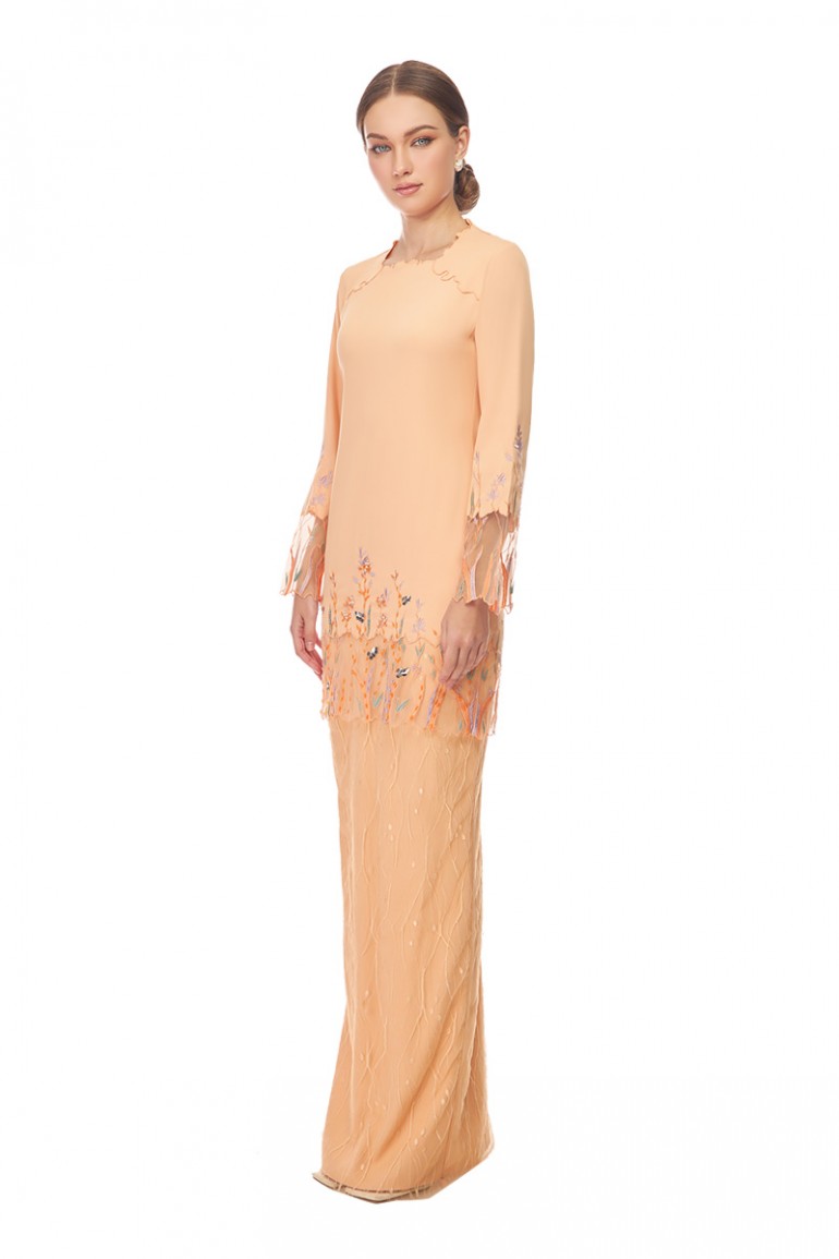 KATERYNA KURUNG IN PEACH FUZZ