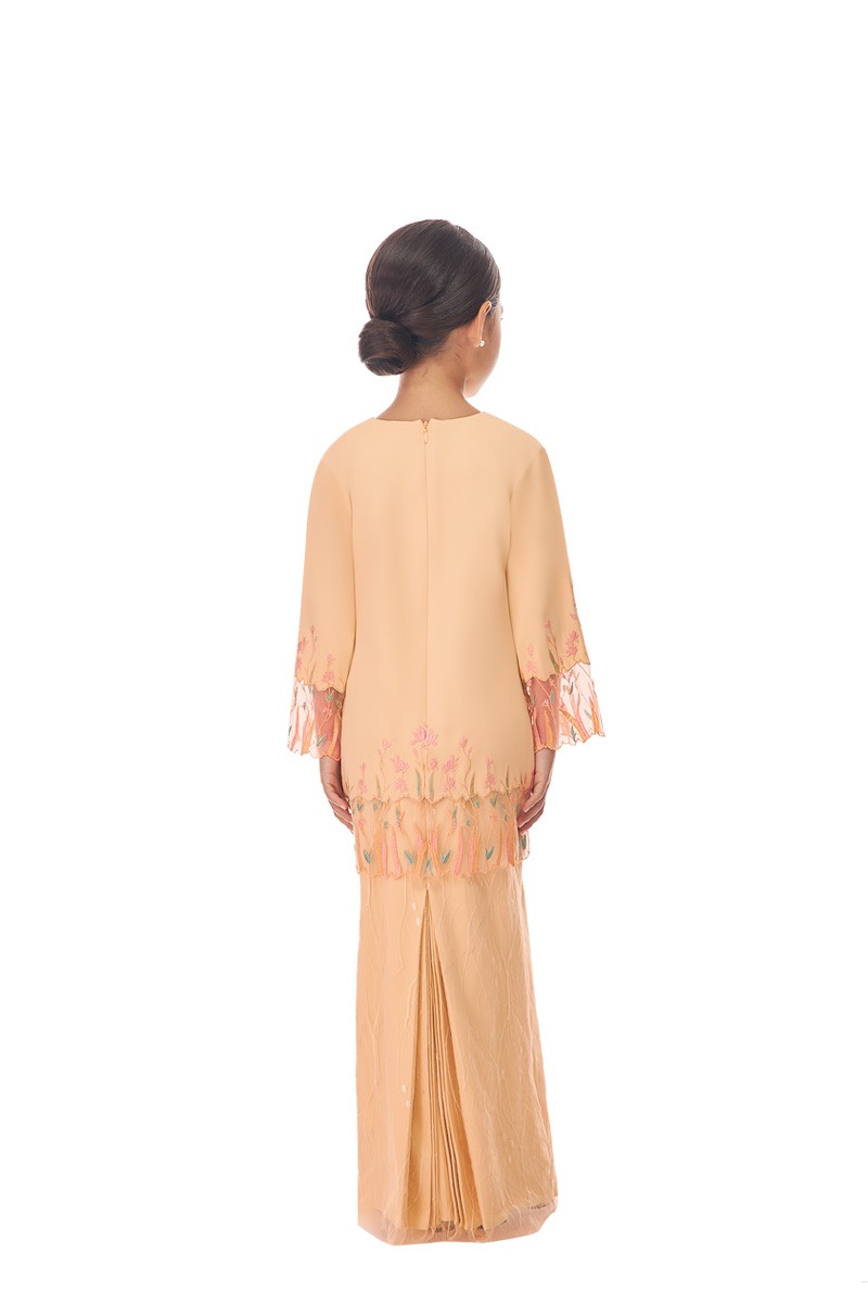 KATERYNA KURUNG KIDS IN PEACH FUZZ